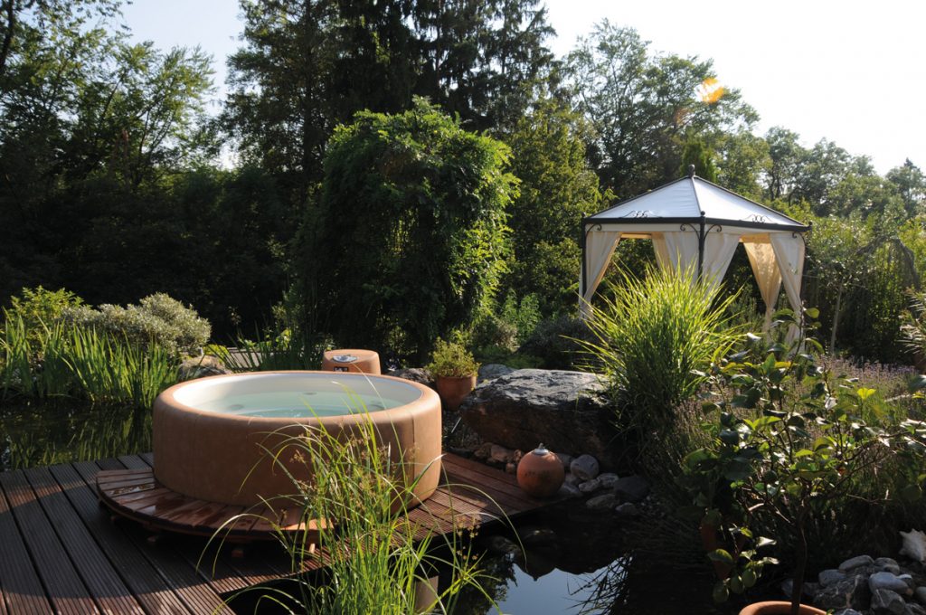 Auszeit - Relax at Home - Whirlpool Softub Legend