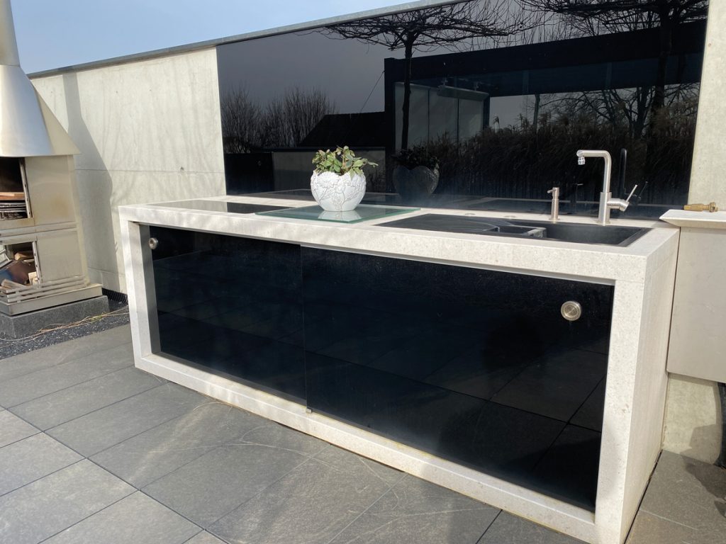 Auszeit - Relax at Home - Outdoorküchen - Krauss der Stein Quadro Glas